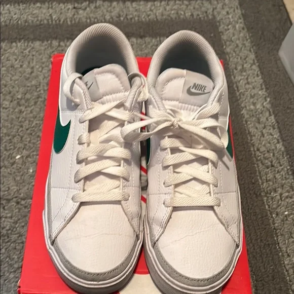 Nike Court Legacy Lo | White & Green - Picture 5 of 7
